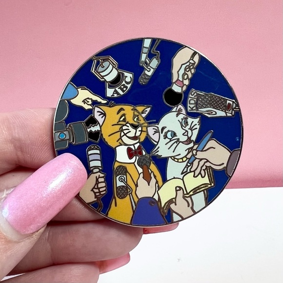 Disney Other - Disney aristocats Hollywood pin